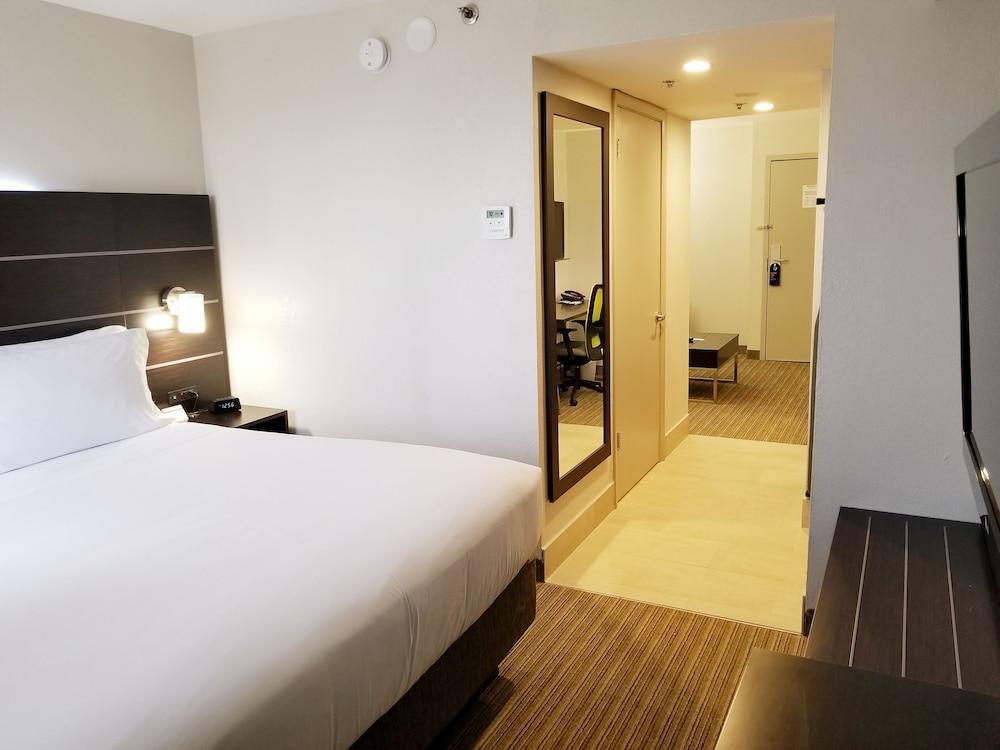 Holiday Inn Express Hotel & Suites Miami - Hialeah By Ihg Zewnętrze zdjęcie