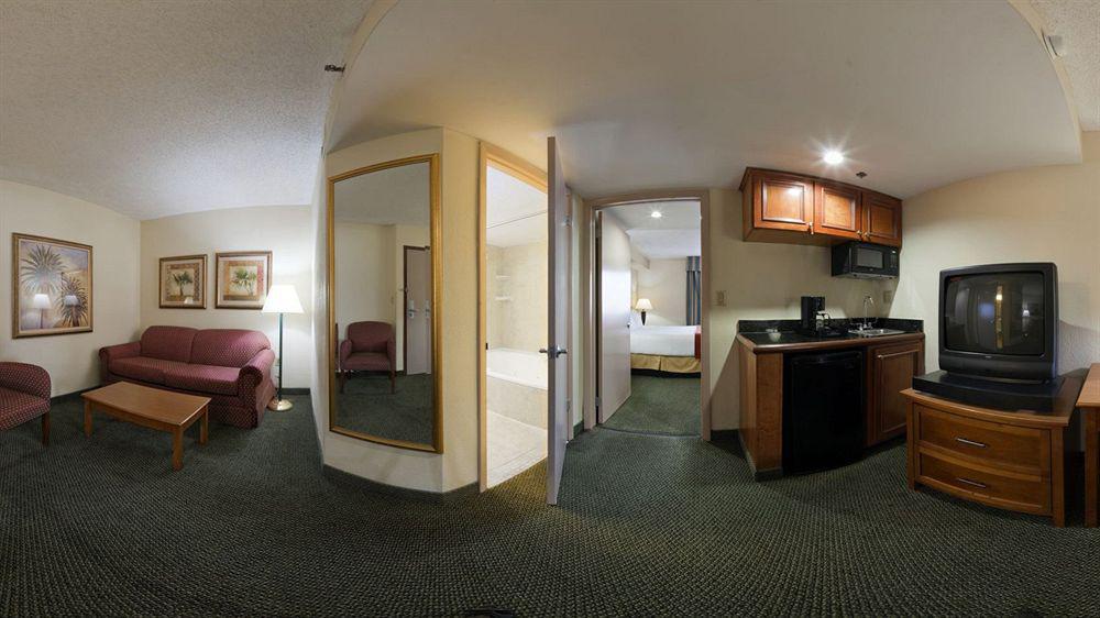 Holiday Inn Express Hotel & Suites Miami - Hialeah By Ihg Zewnętrze zdjęcie