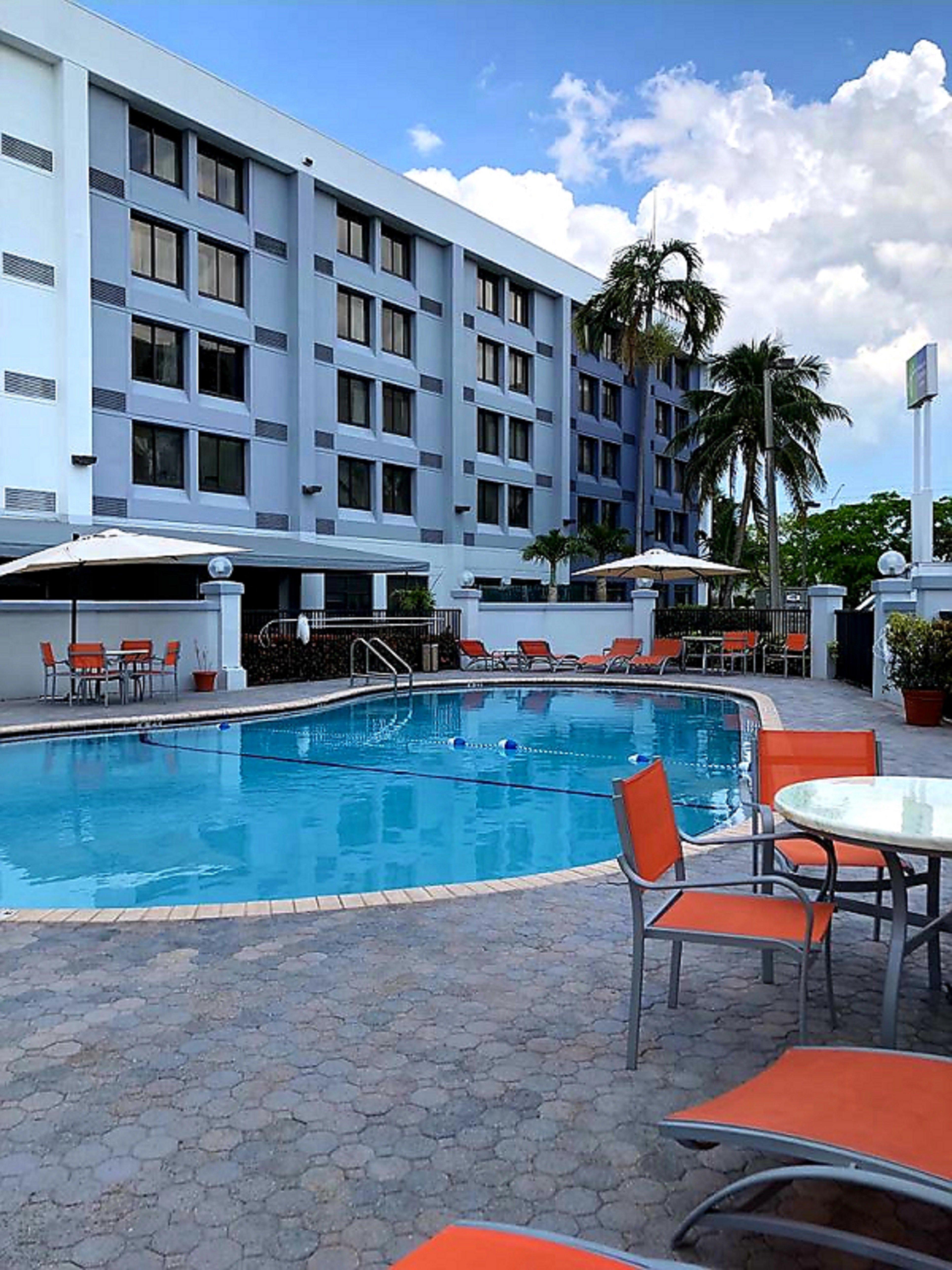 Holiday Inn Express Hotel & Suites Miami - Hialeah By Ihg Zewnętrze zdjęcie