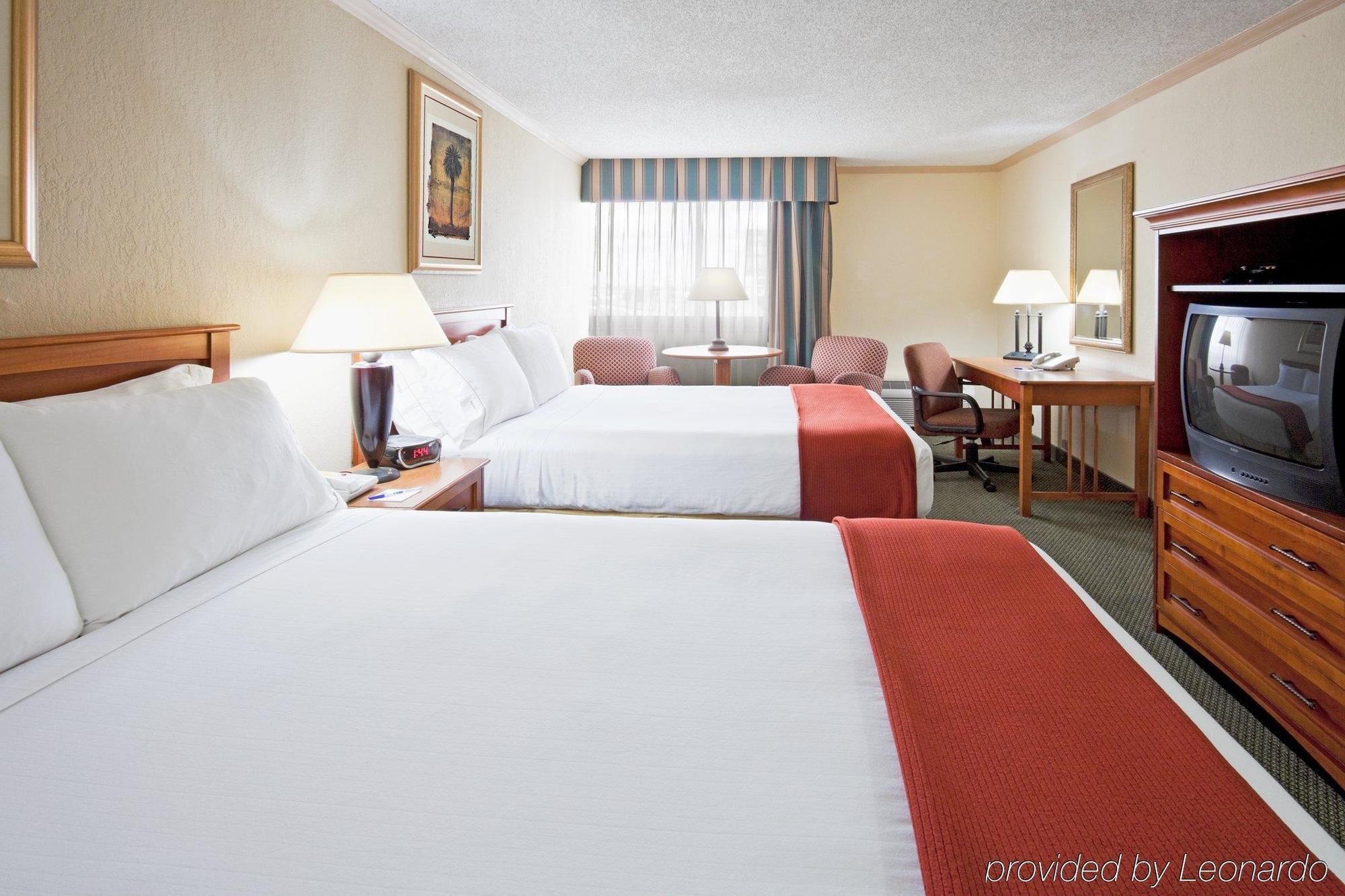 Holiday Inn Express Hotel & Suites Miami - Hialeah By Ihg Zewnętrze zdjęcie