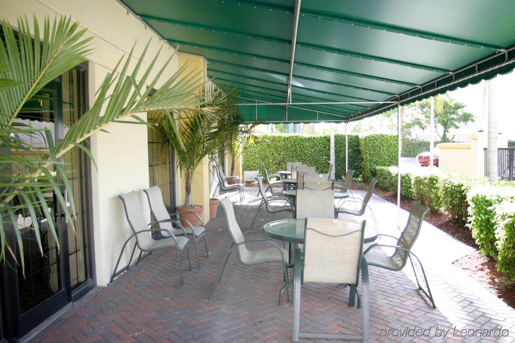 Holiday Inn Express Hotel & Suites Miami - Hialeah By Ihg Zewnętrze zdjęcie